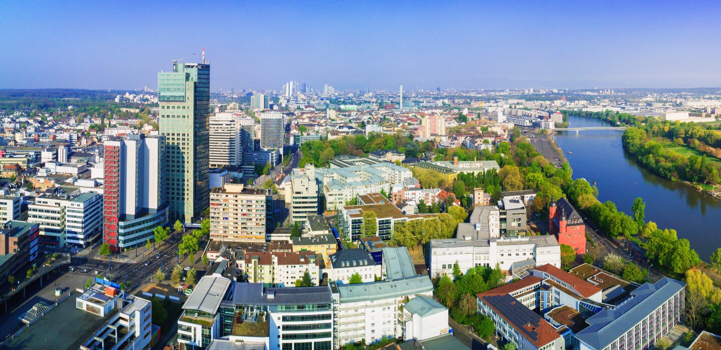 Blick auf Offenbach und Frankfurt am Main