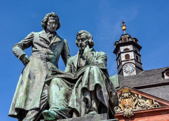 Statue der Gebrüder Grimm in Hanau