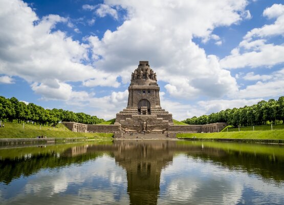 Völkerschlachtdenkmal in Leipzig von vorn